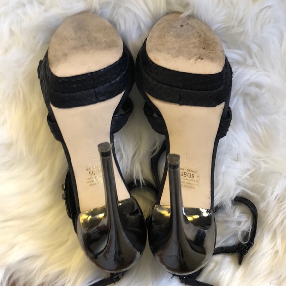 Heels - Picture 4 of 4